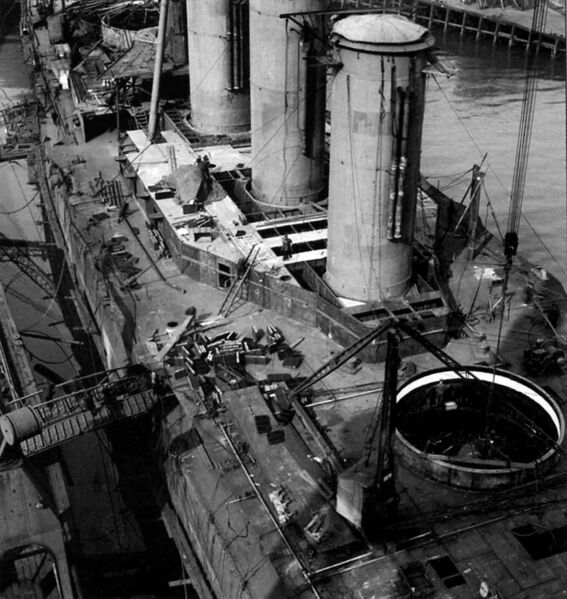 Datei:HMS Tiger 50.jpg