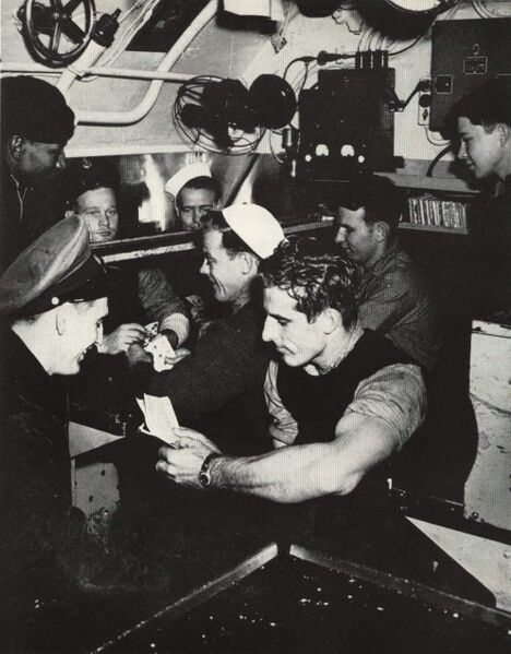 Arquivo:Crew in tarpon.jpg