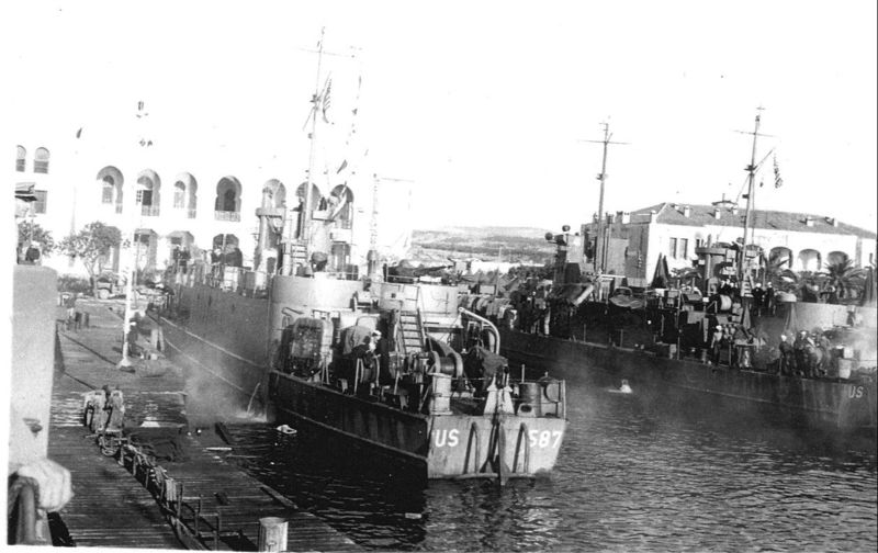 File:USS LCI(L)-587.jpg