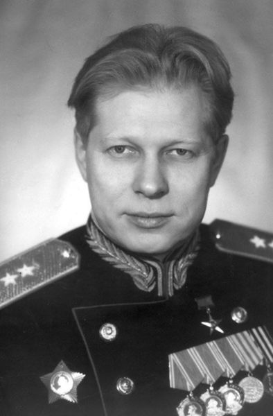 File:4 82 220 Д.Ф. Устинов.jpg