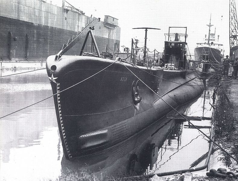 Datei:Italian submarine Adua.jpg