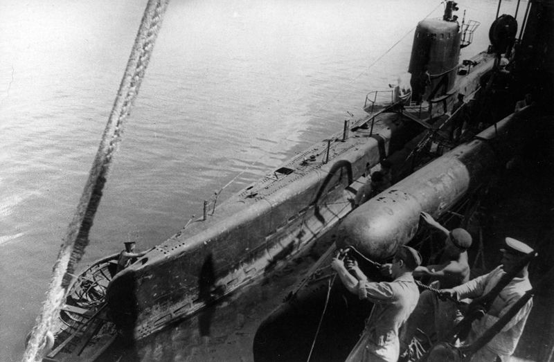File:Подводная лодка М-112.jpg