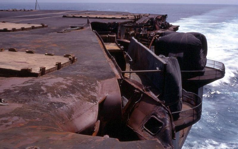Archivo:Forrestal-cv-5927.07.196711.jpg