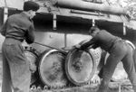 160px-Interleaved_wheels_on_a_Panther.jpg