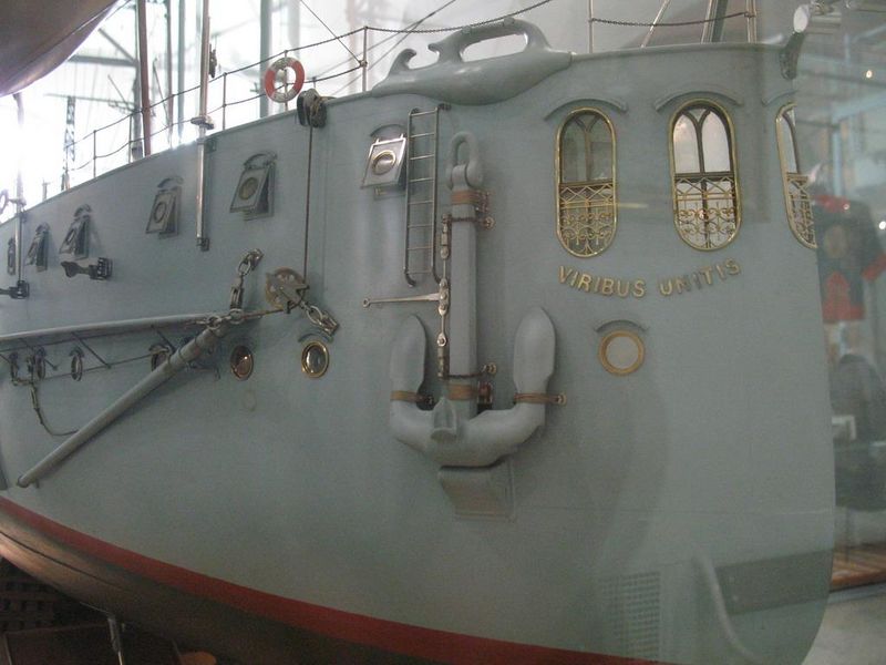 File:Корма модели SMS Viribus Unitis.jpeg