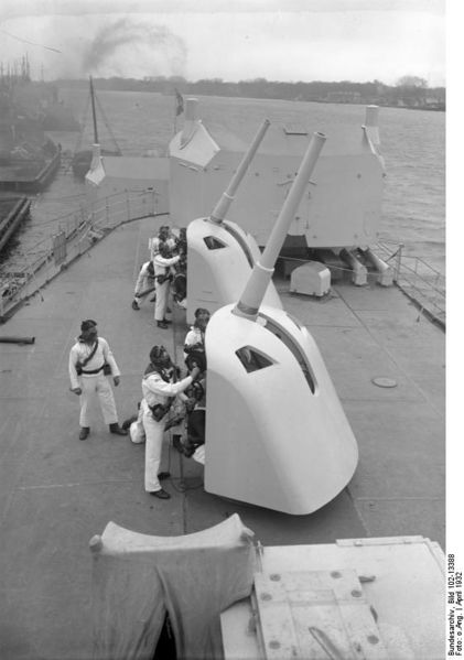 Plik:88 naval gun.jpeg