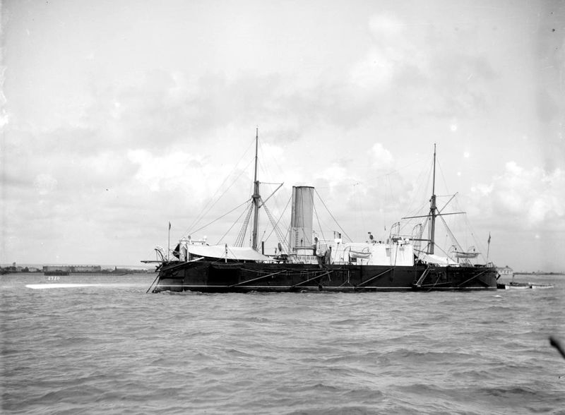 Plik:HMS Belleisle L1.jpg