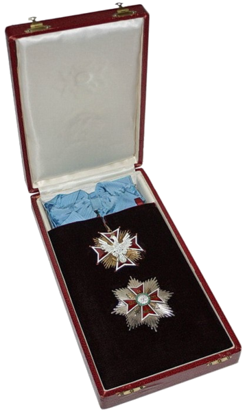 File:Orden-Belogo-Orla-v-korobke.png