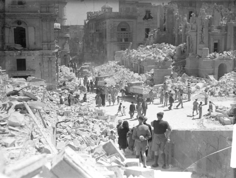 Arquivo:BombDamageMalta.jpg
