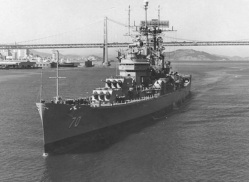 Plik:USS Canberra (CA-70) 1969.jpg