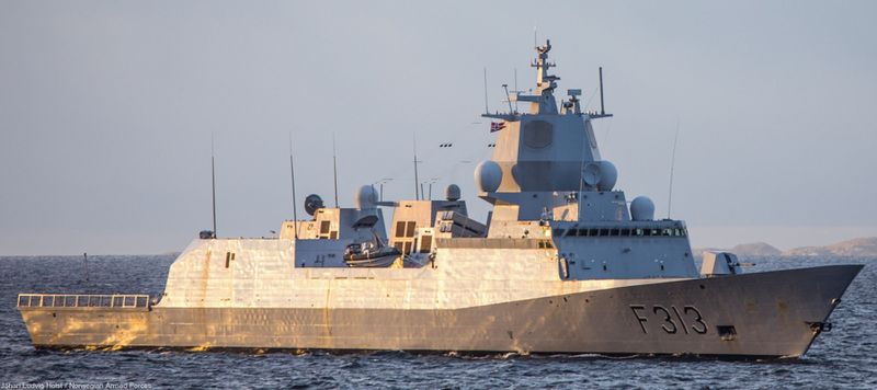 Datei:HNoMS Helge Ingstad (F313)111.jpg