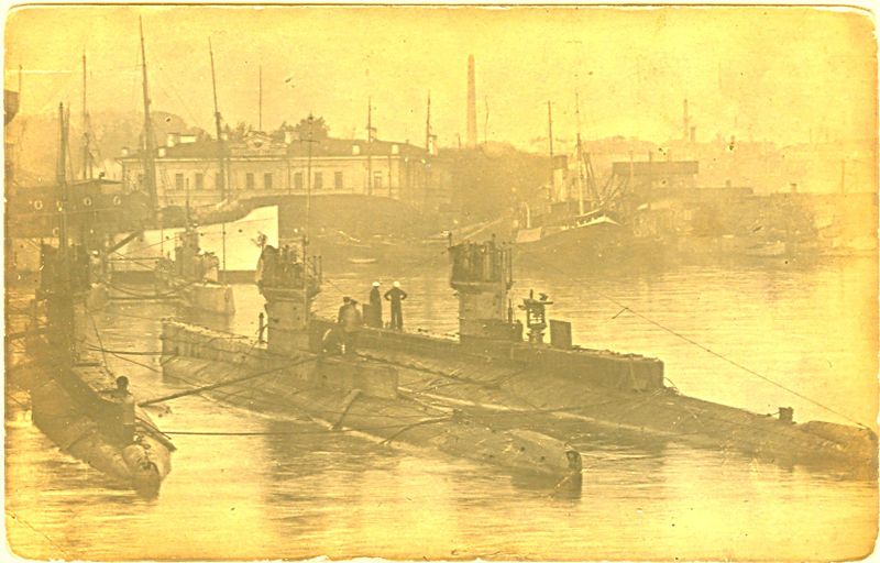 File:Е-1, Е-9, Е-8 в Ревеле.jpg