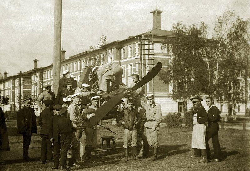 Plik:Polytechnic Institute in Petrograd.jpg