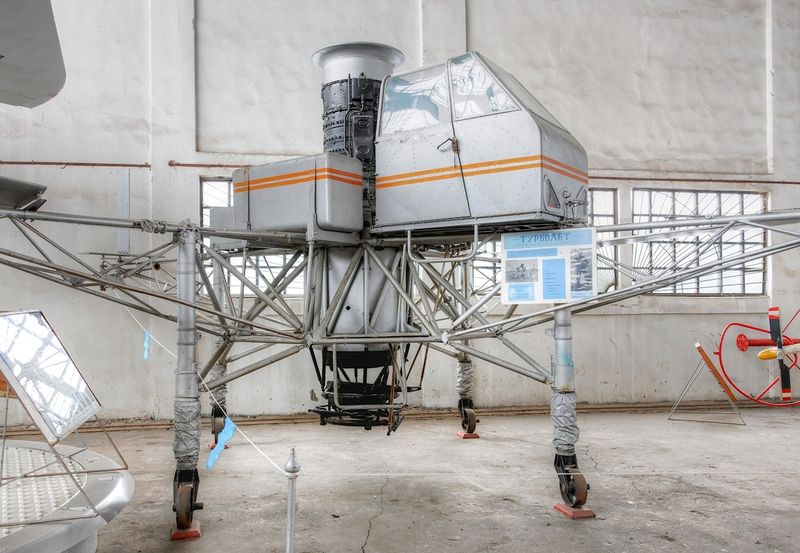 Archivo:Turbolet-v-muzee-VVS-Monino..jpg