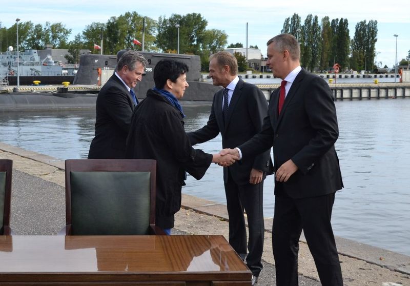File:Подписание контракта.jpeg