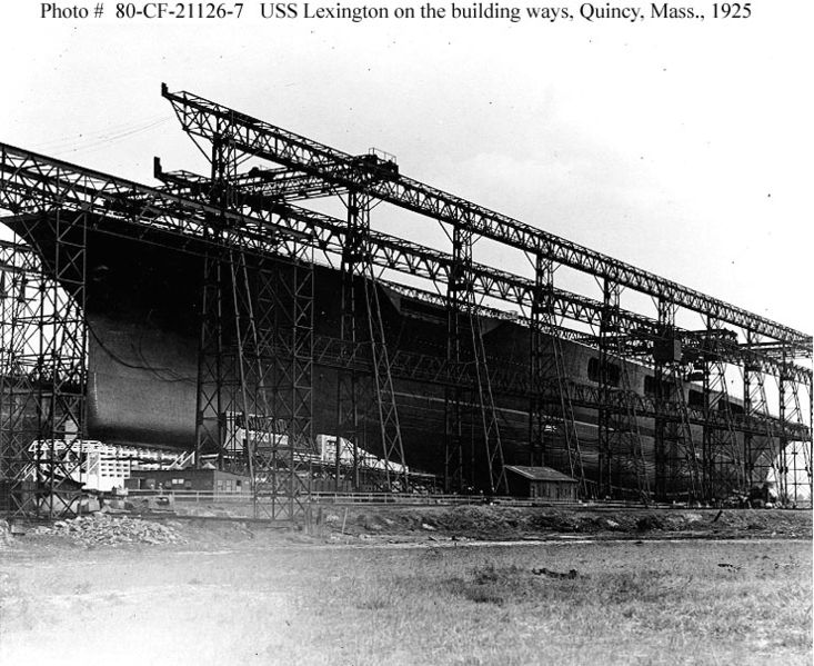 Plik:USS Lexington (CV-2) buildig ways.jpg
