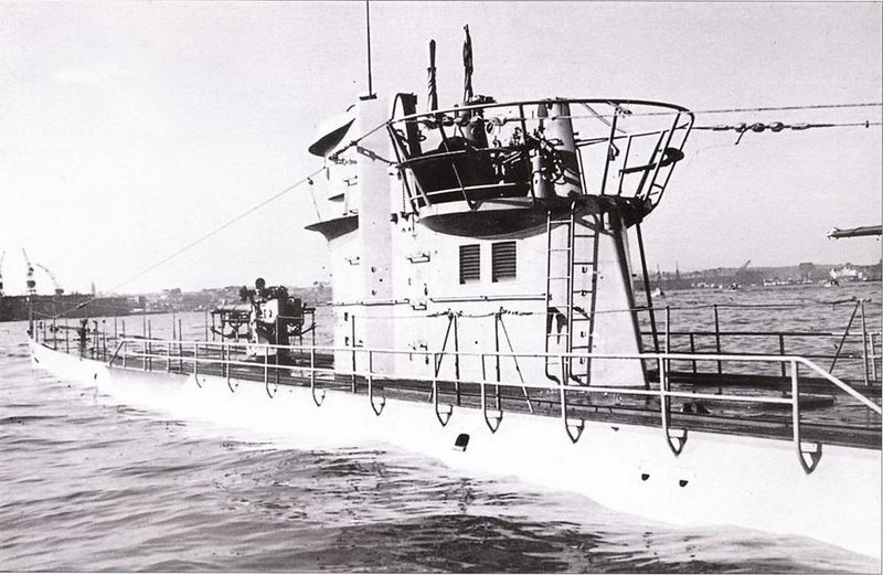 Arquivo:U-128 onTest2.jpg