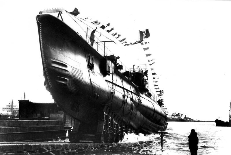Datei:Italian submarine Alagi.jpg