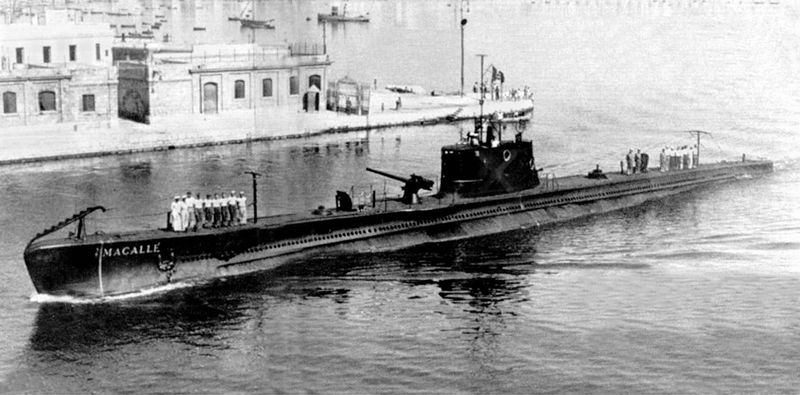 Datei:Italian submarine Macallé.jpg
