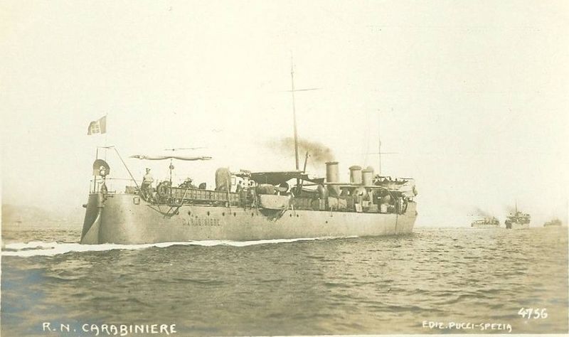 Datei:Carabiniere.jpg