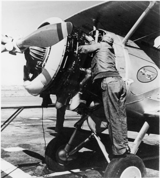 File:SBU-1ofScoutingPlaneSquadronForty-TwoVS-42onthegroundatNavalAirStationSanDiego.jpg