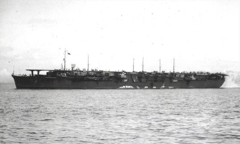 Archivo:Chitose-1943-1.jpg