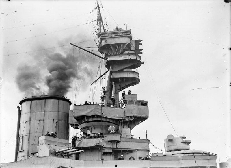 Datei:HMS Renown 03.jpg
