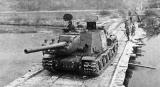 A Polish SU-152 armoured gun during crossing of the river Oder