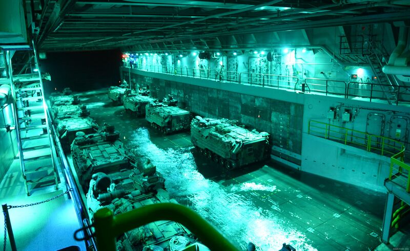 Plik:LPD-19-USS-Mesa-Verde-033a.jpg