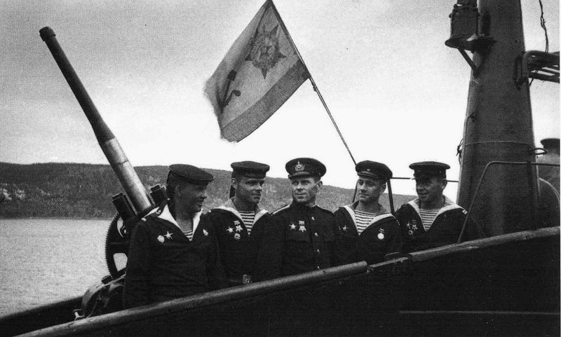 File:ЭкипажЩ404.jpg