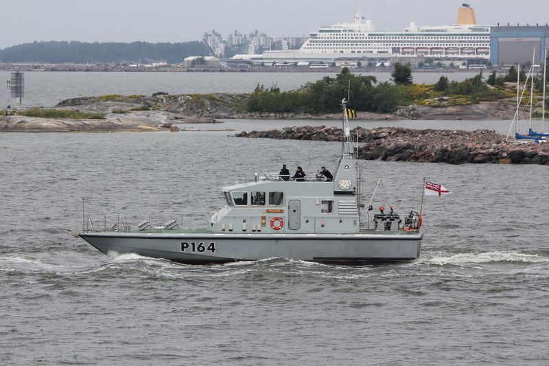 Plik:HMS Explorer (P164) Helsinki.jpg