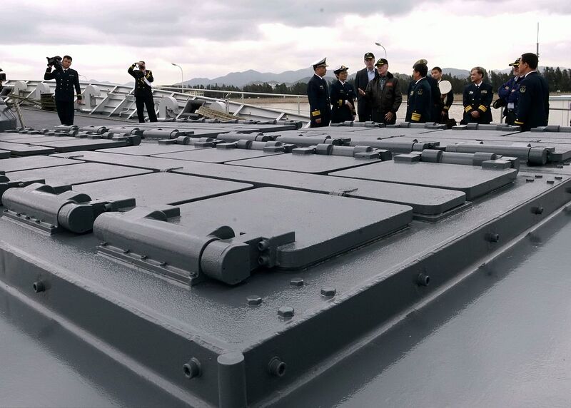 Plik:HQ-16 VLS SAM Launchers.jpg