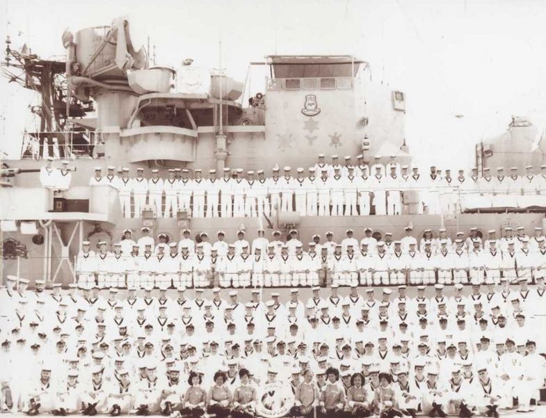 File:HMAS Vampire's ship's company, 1964..jpg