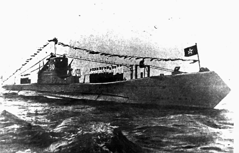 File:Soviet Submarine SCHC-310 (Щ-310).jpg