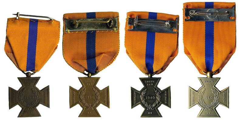 Plik:Bronzen Kruis 4 versies achterzijde.jpg