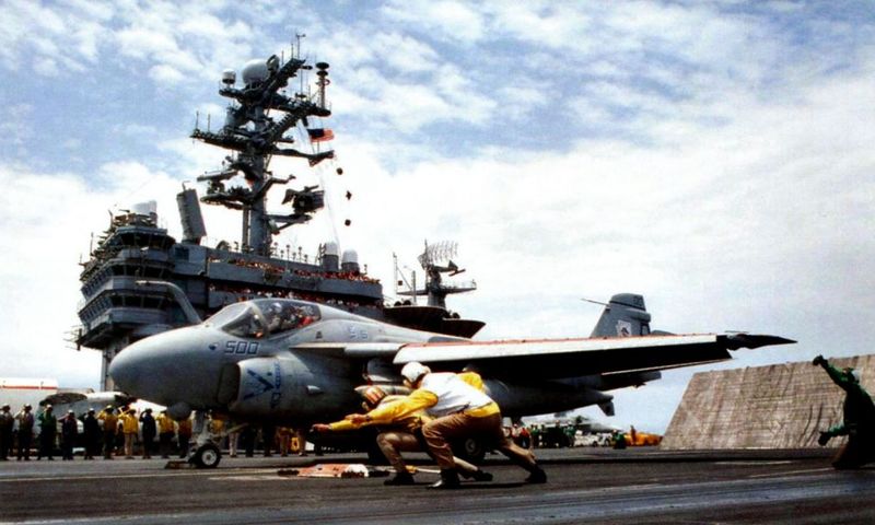 Plik:Grumman A-6 Intruder 12-111.jpg