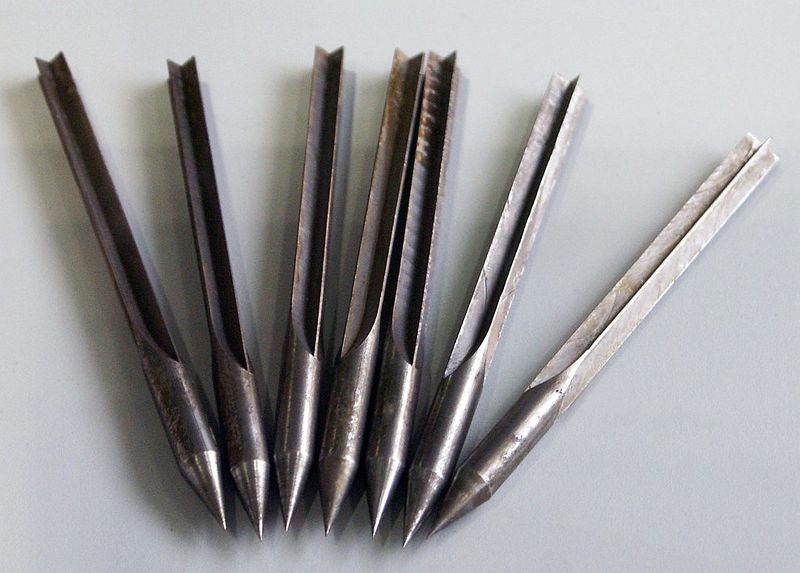 Plik:Fliegerpfeile der Schweizer Armee.jpg