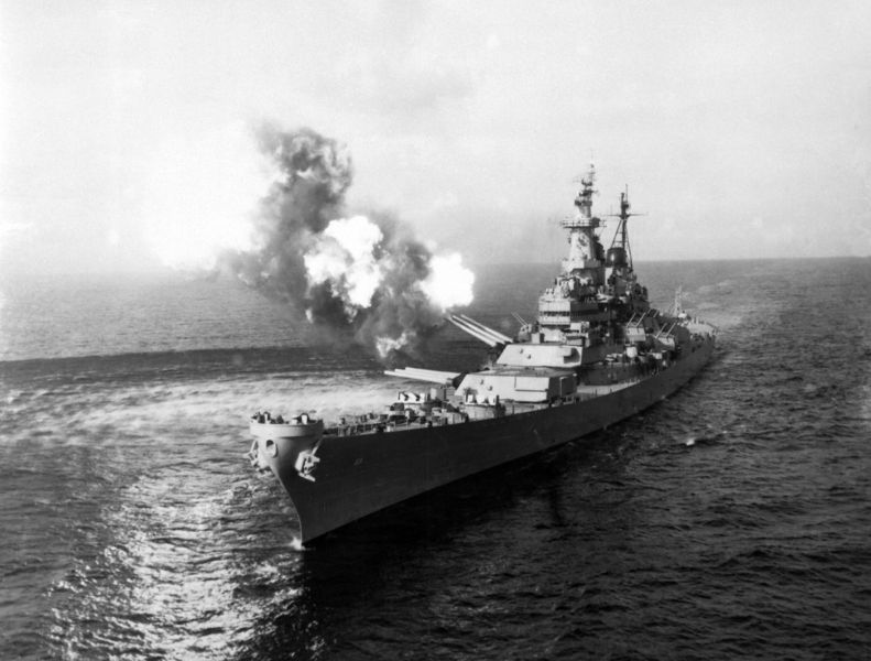 Soubor:KoreanWarNavyGunfire.jpg