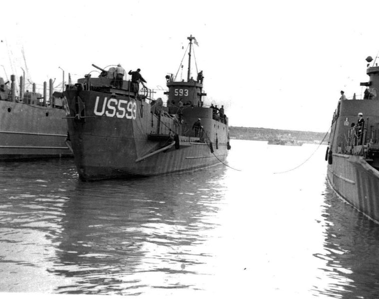 File:USS LCI(L)-593.jpg