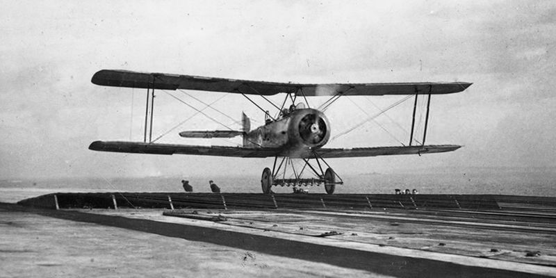 Soubor:Сопвич Страттер HMS Аргус 1918.jpg