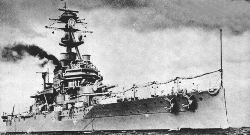 Plik:Minas Geraes in the 1940s.jpg