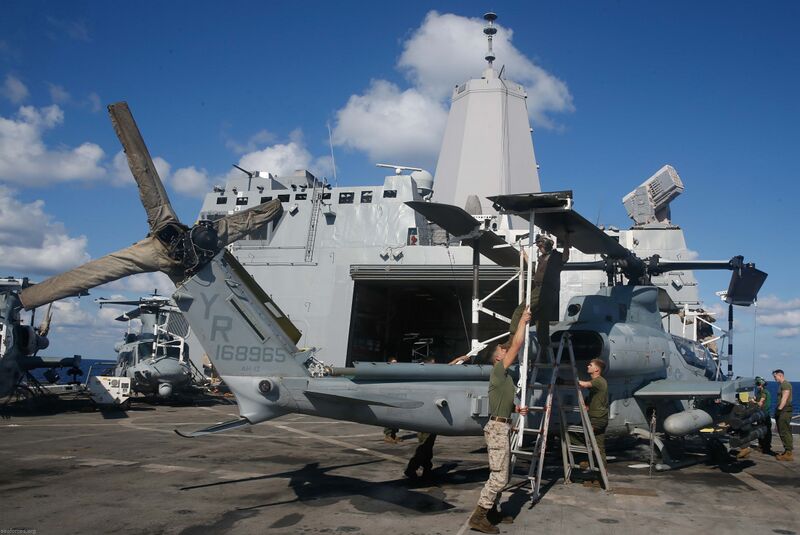 Plik:LPD-22-USS-San-Diego-014.jpg
