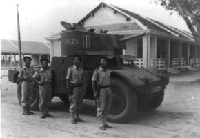 Panhard_armored_car_in_Vietnam.jpg