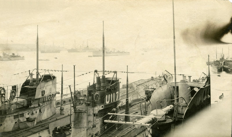 File:SM U-122 U-117.jpg
