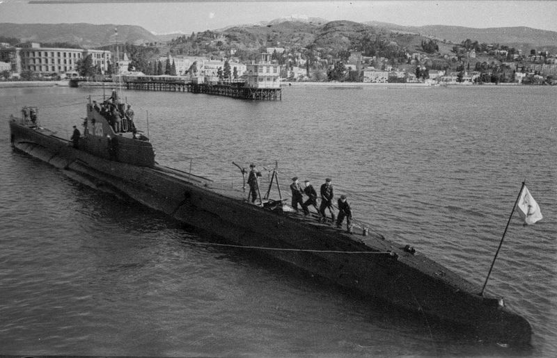 File:Подводная лодка «Щ-203».jpg