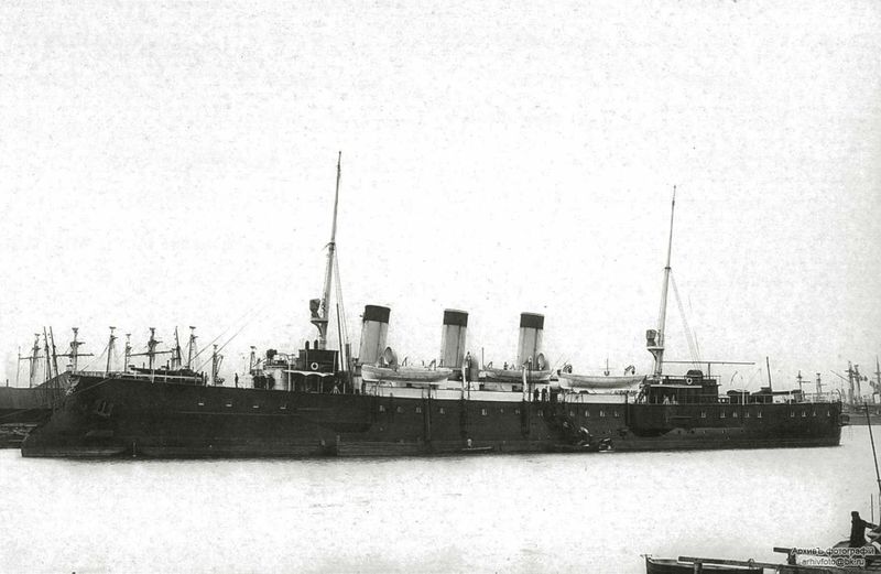 Soubor:Бронепалубный крейсер 1-го ранга Светлана.jpg