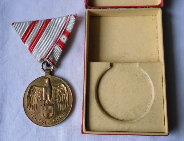 File:Osterreichische Kriegserinnerungsmedaille 5.jpg