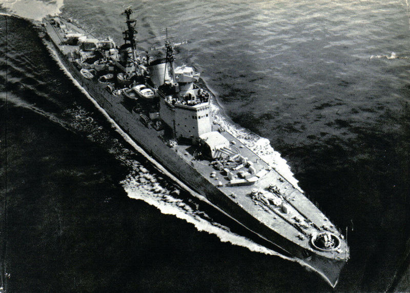 Datei:HMS Tre Kronor1.jpg