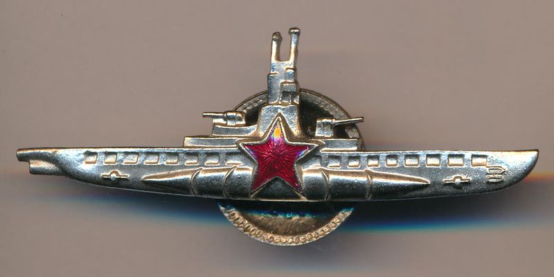 File:Знак «Командир подводной лодки» 43а.jpg