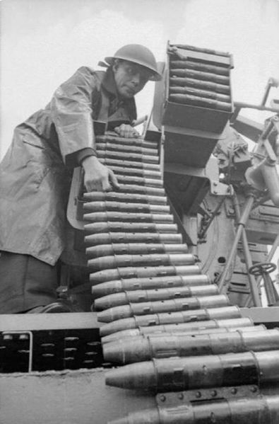 File:Pom pom loading.jpg